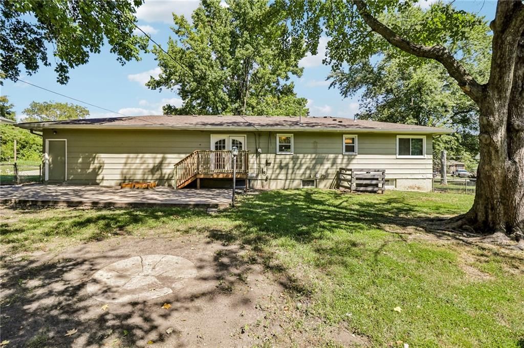 207 SW 19th Street — photo 36
