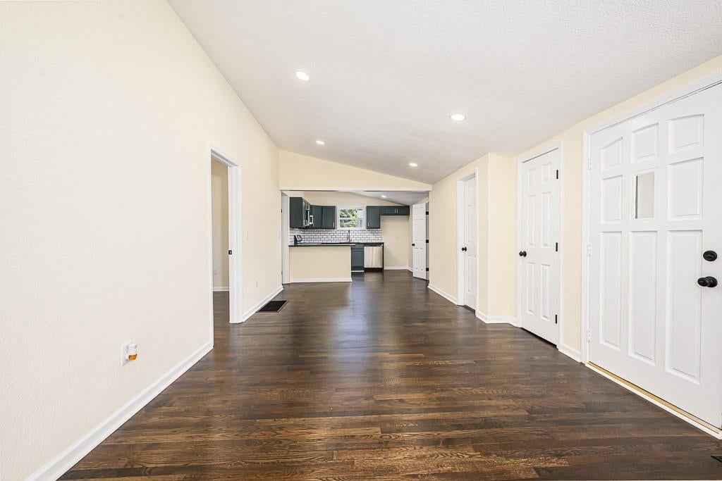 710 S Chestnut Street — photo 9