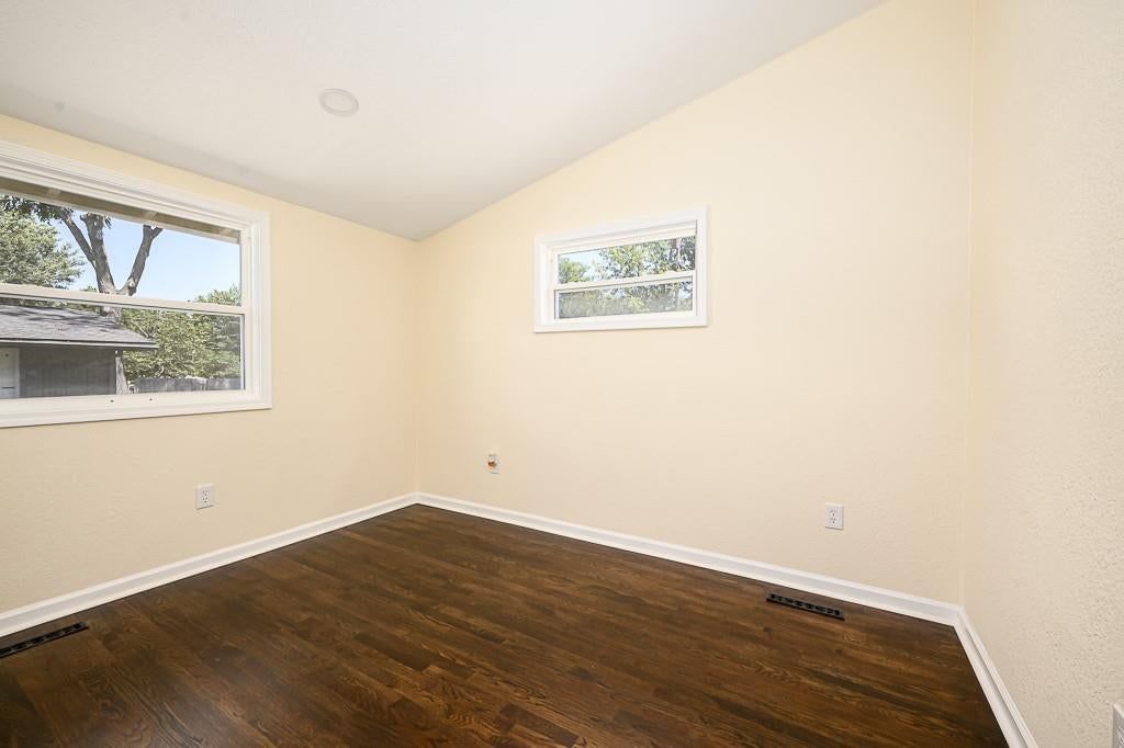 710 S Chestnut Street — photo 14
