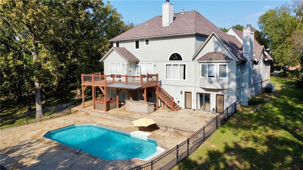 1515 Sugarland Parkway — photo 2