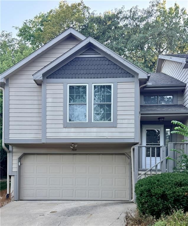 1409 Lawrence Avenue — photo 1