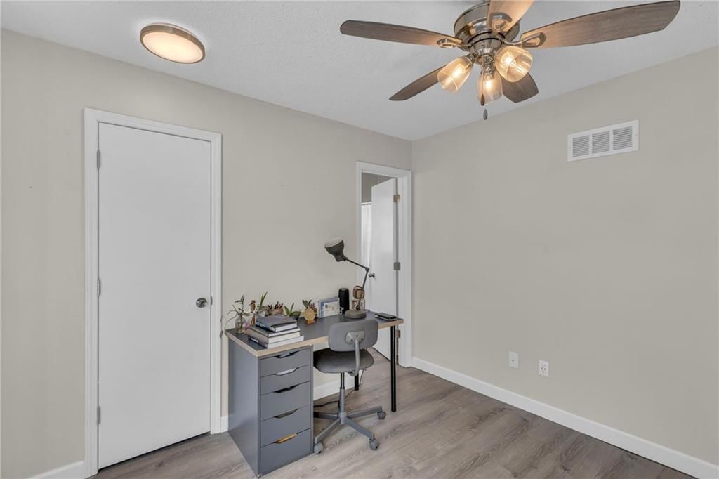 1409 Lawrence Avenue — photo 10