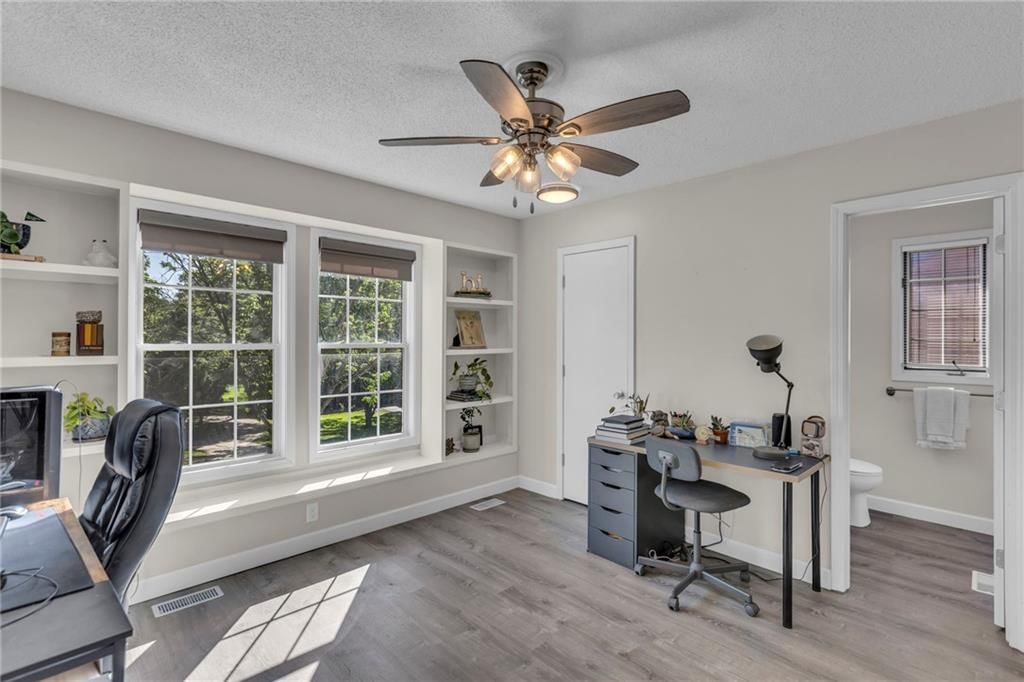 1409 Lawrence Avenue — photo 11