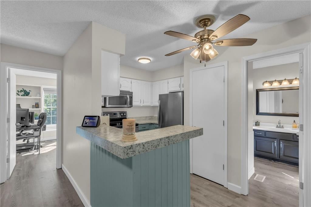 1409 Lawrence Avenue — photo 17