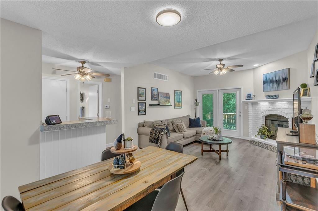 1409 Lawrence Avenue — photo 18