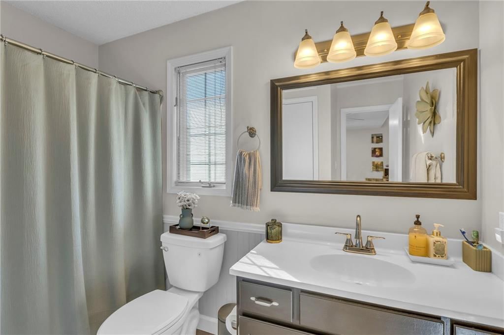 1409 Lawrence Avenue — photo 20