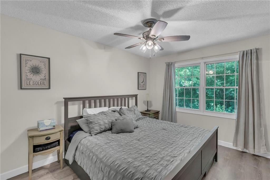 1409 Lawrence Avenue — photo 21