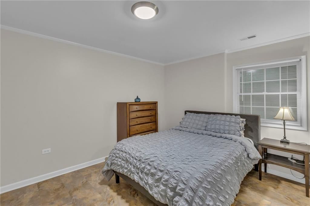 1409 Lawrence Avenue — photo 24