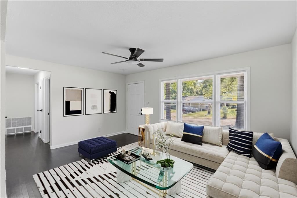 9130 E 44th Street, Kansas City, MO: listing photo 3
