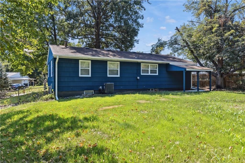 Photo 19 of 26 - 9130 E 44th Street, Kansas City, MO 64133