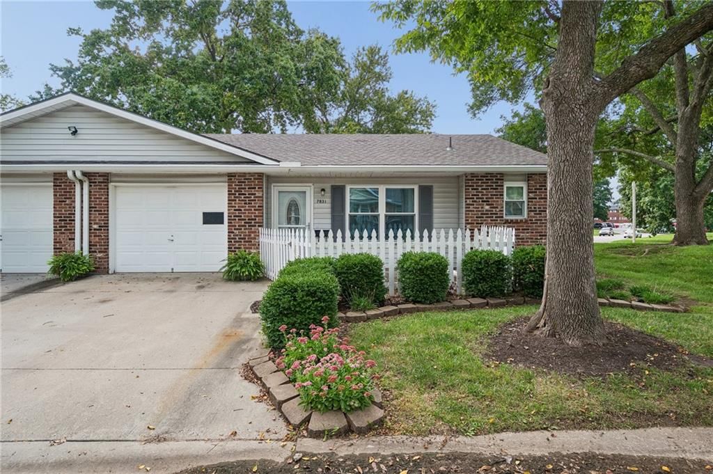 7831 Freeman Avenue — photo 1