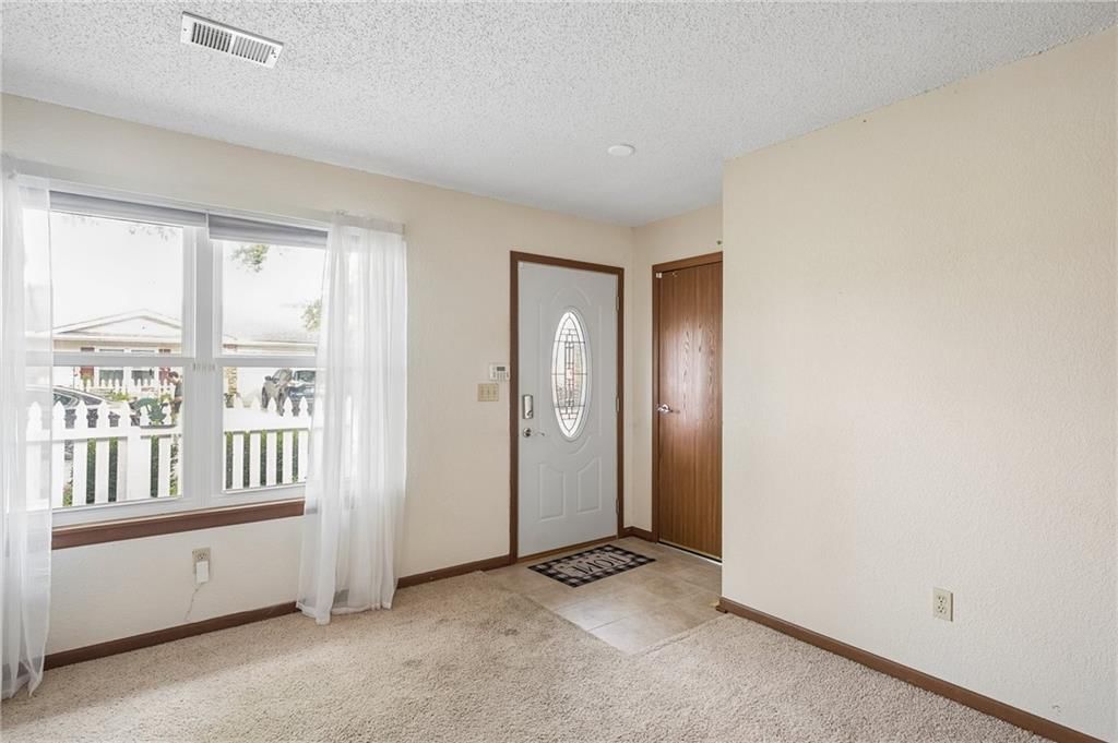 7831 Freeman Avenue — photo 5