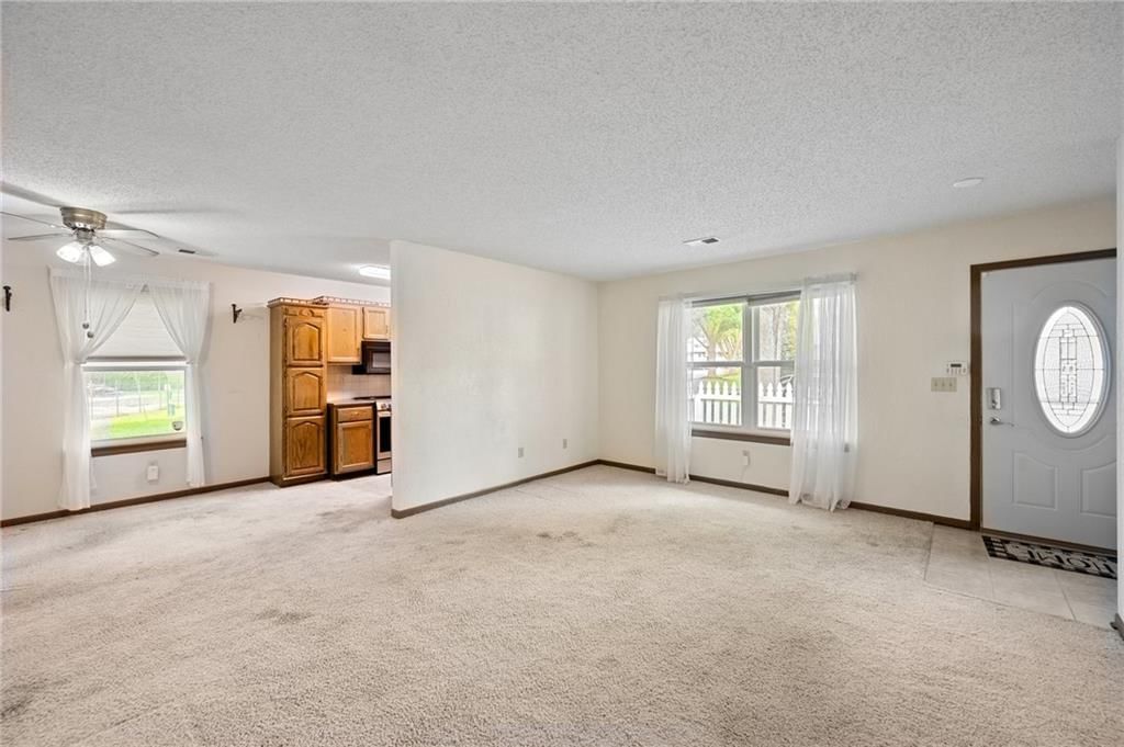 7831 Freeman Avenue — photo 7