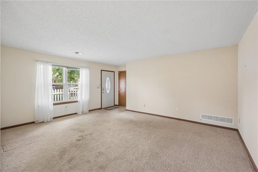 7831 Freeman Avenue — photo 8