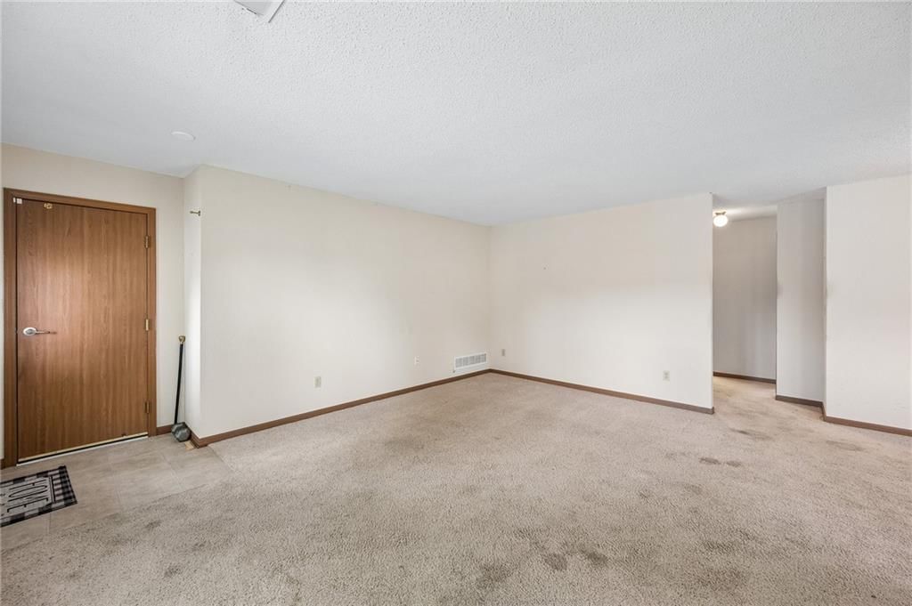 7831 Freeman Avenue — photo 9