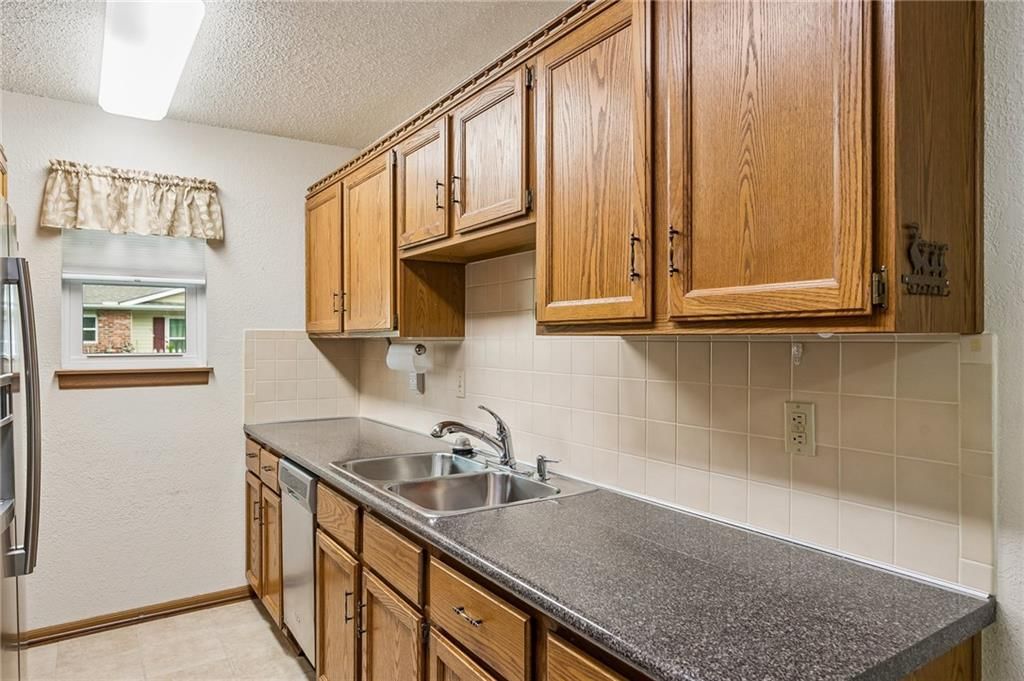 7831 Freeman Avenue — photo 10