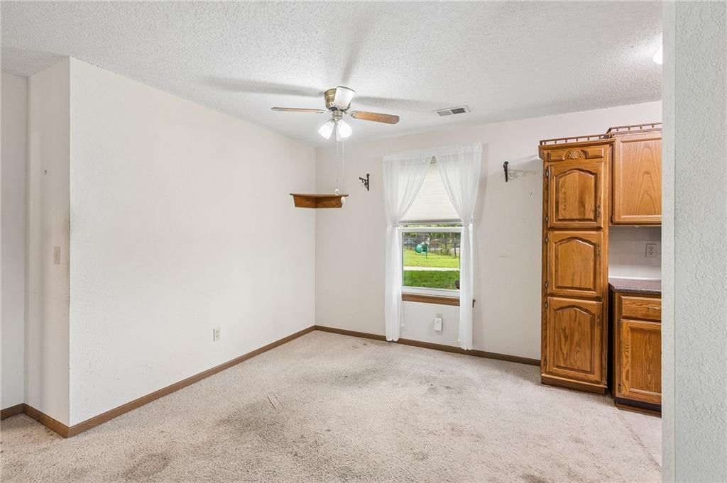 7831 Freeman Avenue — photo 15