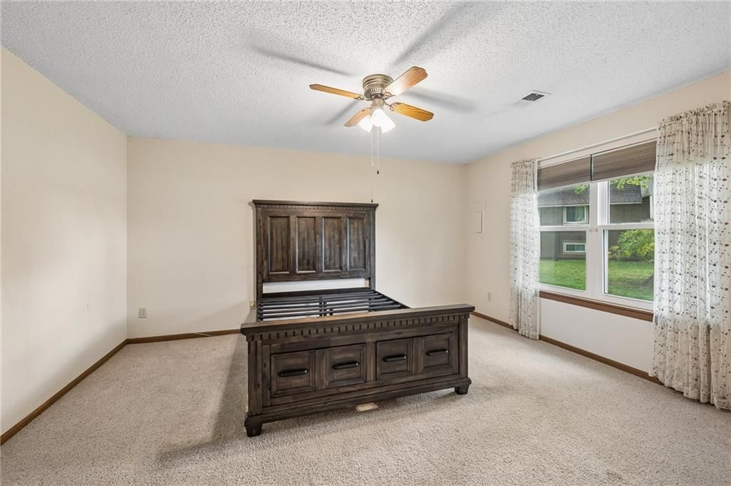 7831 Freeman Avenue — photo 16