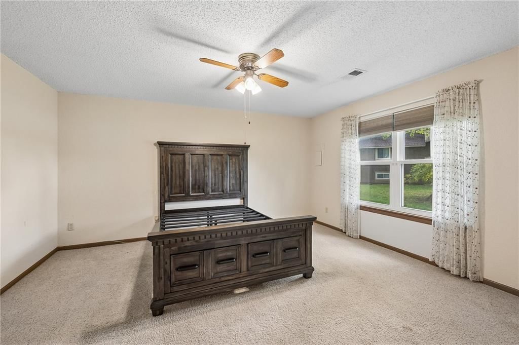 7831 Freeman Avenue — photo 17