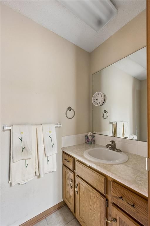7831 Freeman Avenue — photo 20
