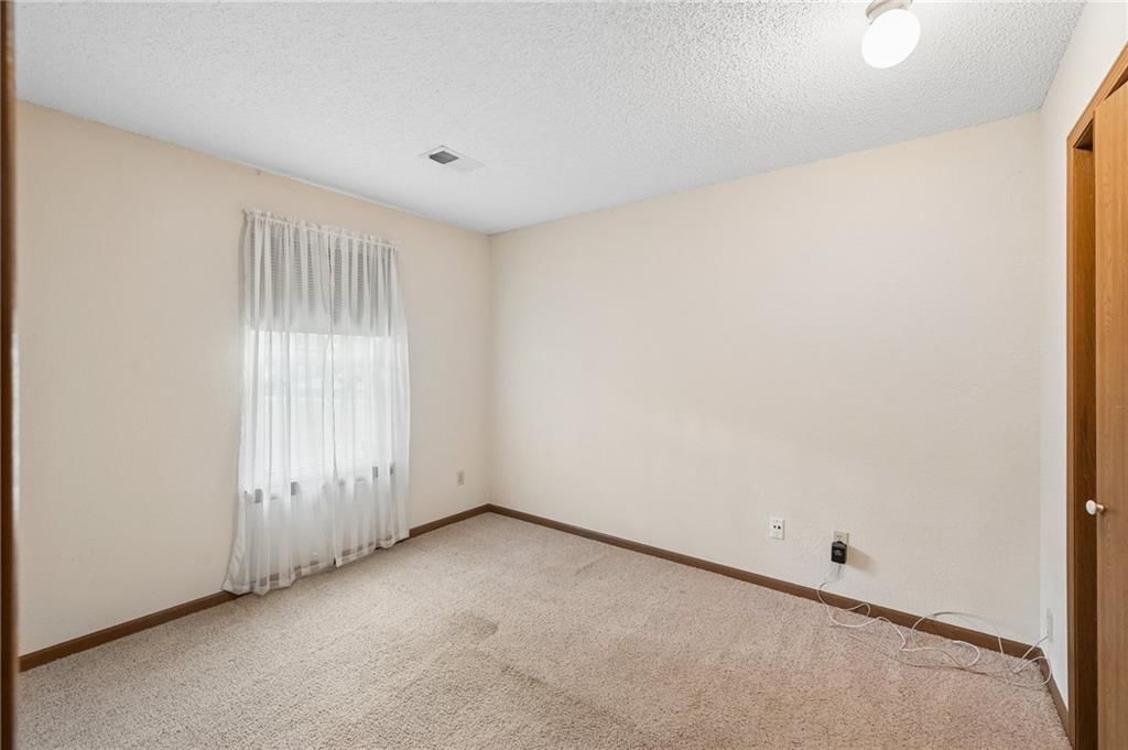 7831 Freeman Avenue — photo 23