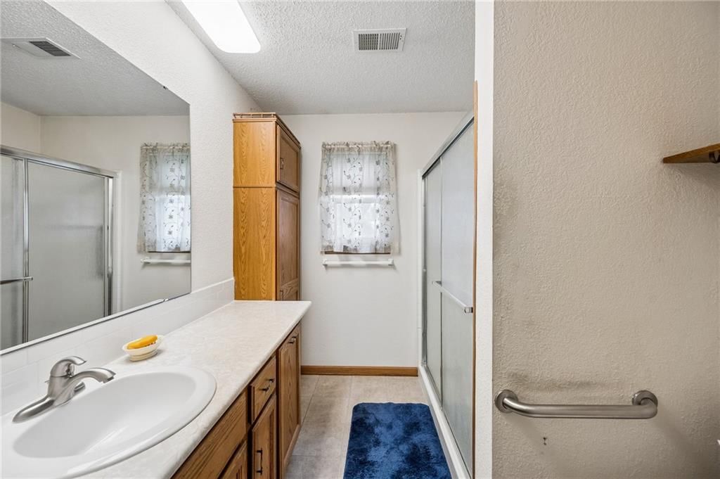 7831 Freeman Avenue — photo 25