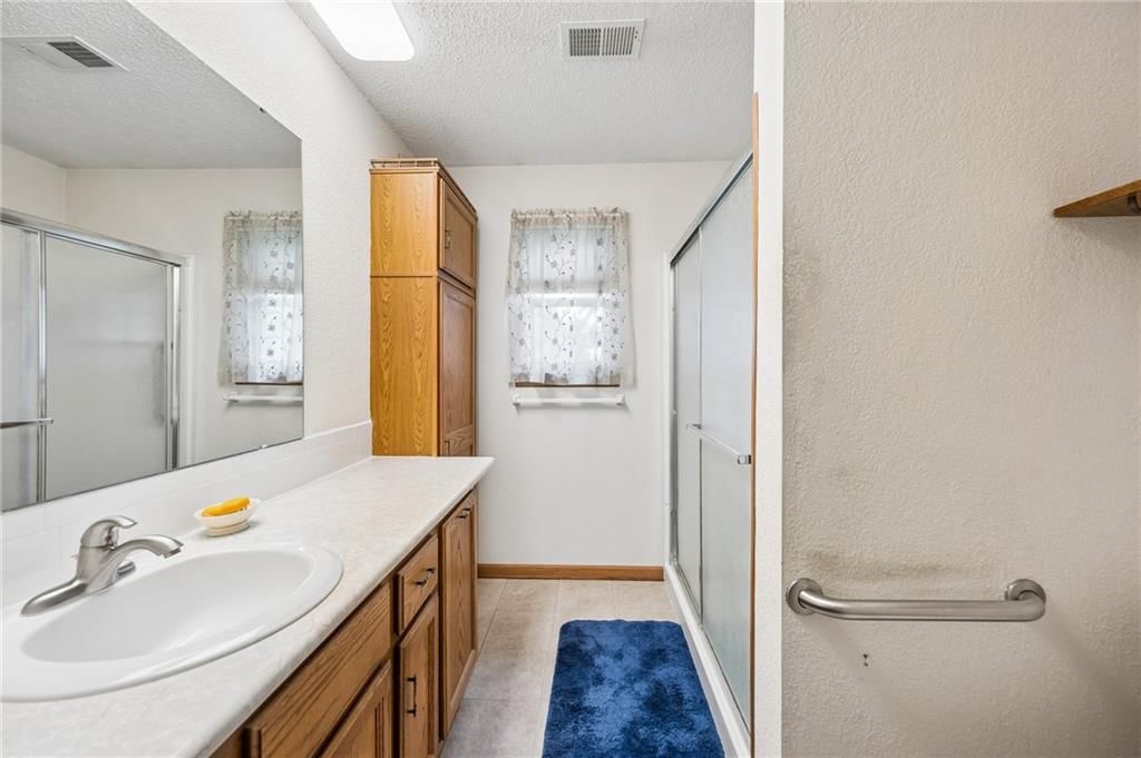 7831 Freeman Avenue — photo 26