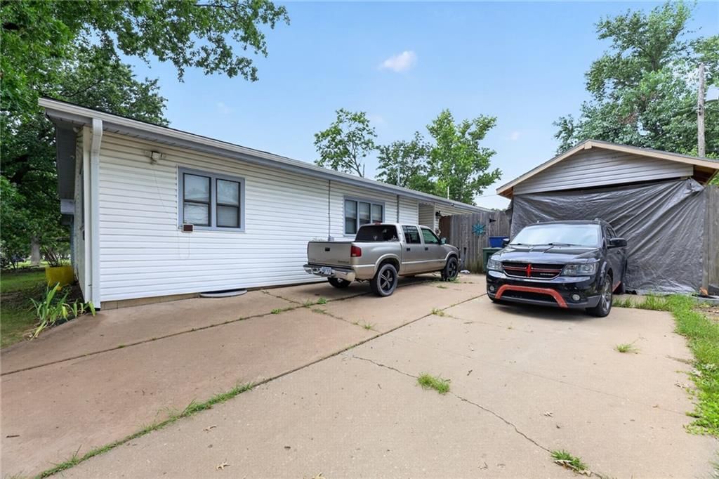 6711 Windsong Drive — photo 31