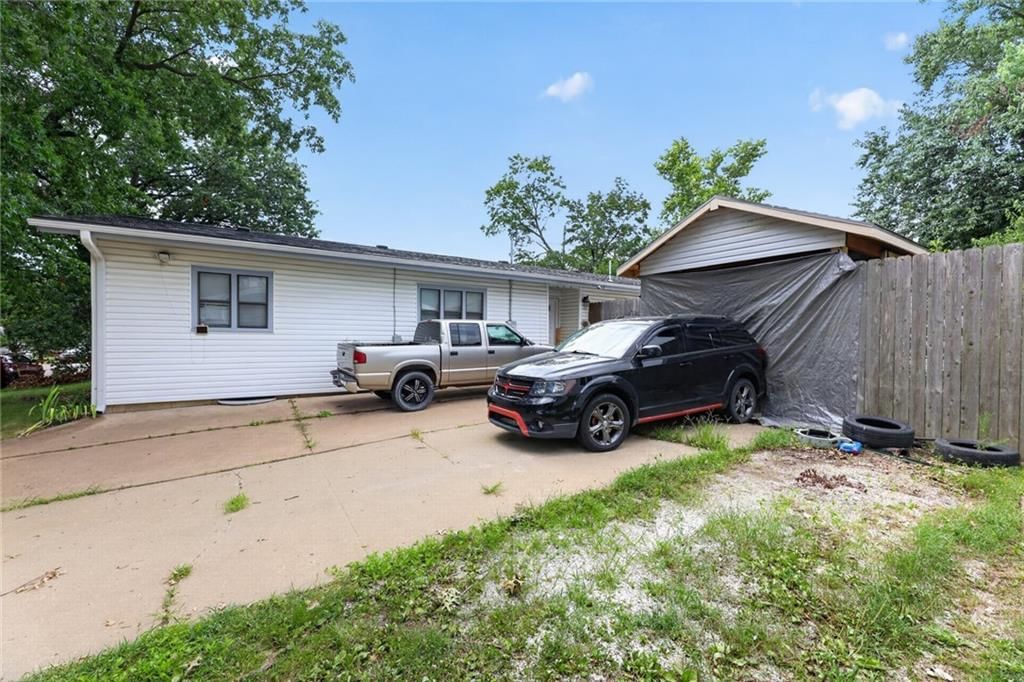 6711 Windsong Drive — photo 32
