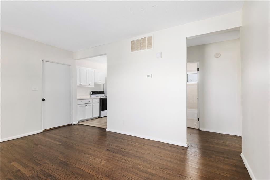 731 W 25th Street — photo 8