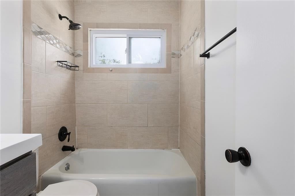 731 W 25th Street — photo 11