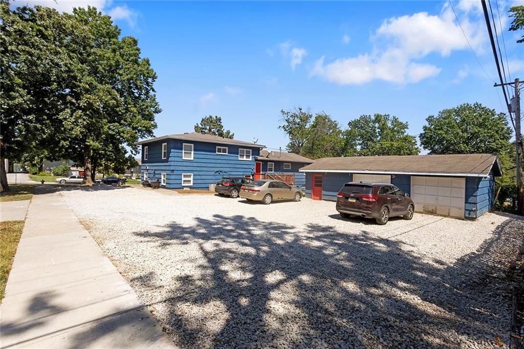 731 W 25th Street — photo 17