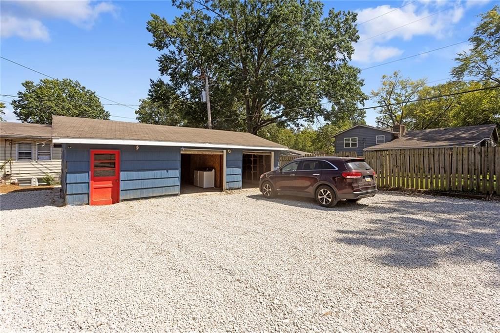 731 W 25th Street — photo 18