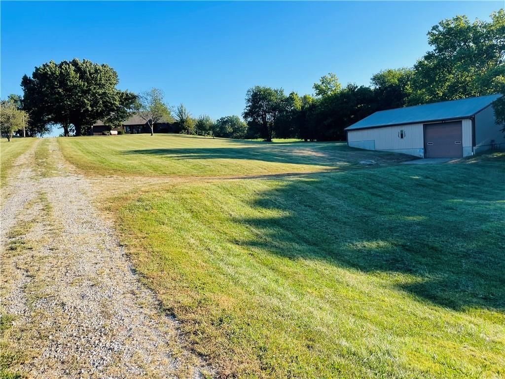 9556 Parallel Parkway — photo 2