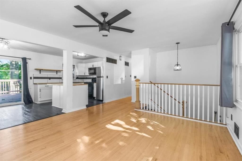 Photo 6 of 26, 8302 Manning Avenue, Raytown, MO 64138