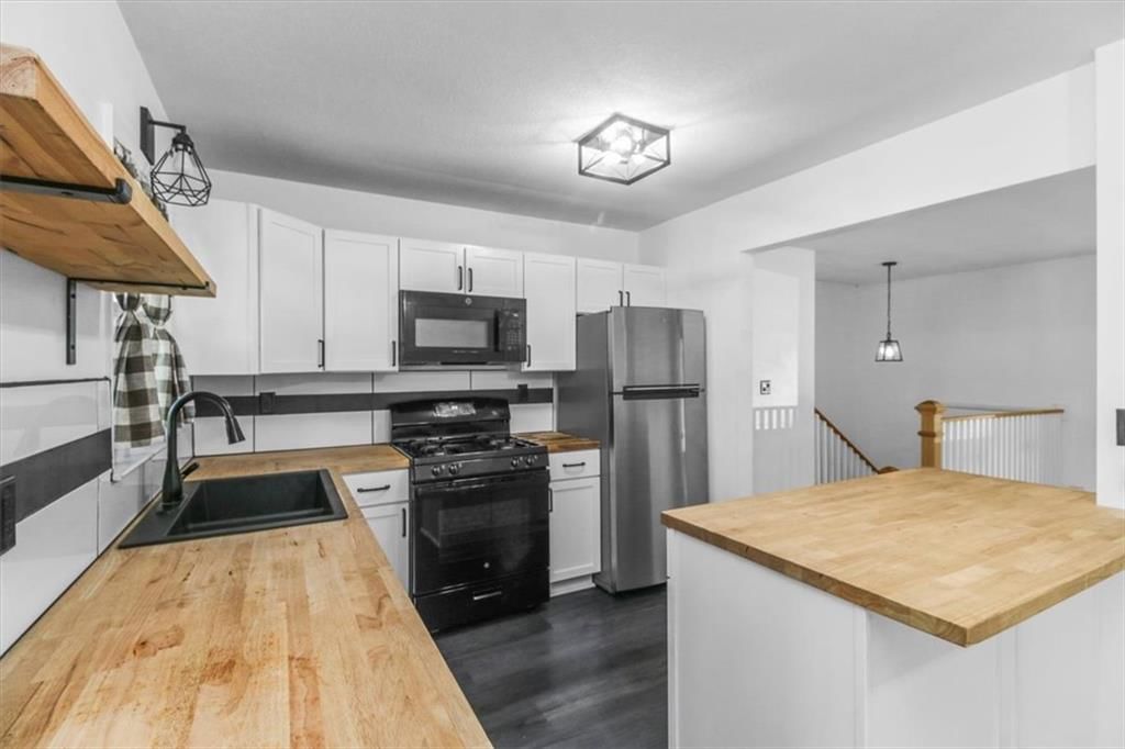 Photo 10 of 26 - 8302 Manning Avenue, Raytown, MO 64138