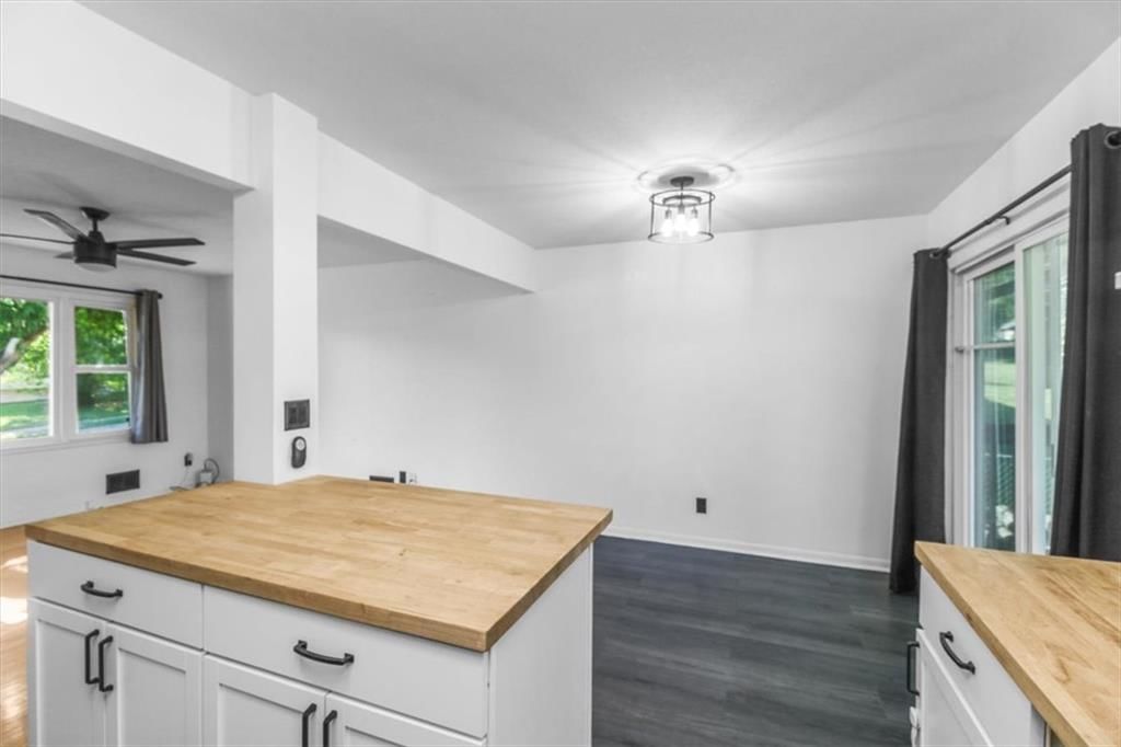 Photo 11 of 26 - 8302 Manning Avenue, Raytown, MO 64138