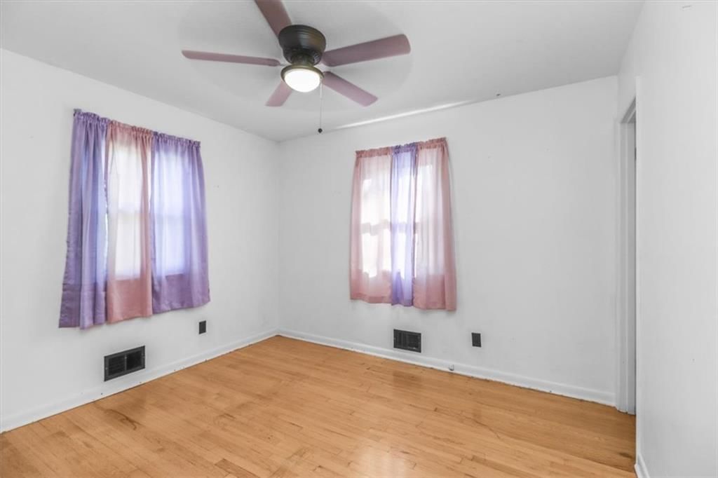 Photo 15 of 26 - 8302 Manning Avenue, Raytown, MO 64138