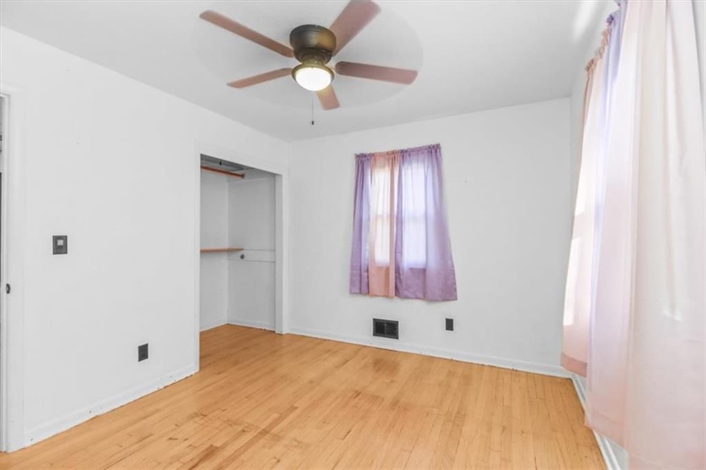 Photo 17 of 26 - 8302 Manning Avenue, Raytown, MO 64138