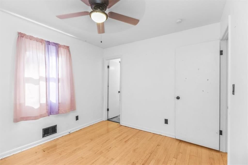 Photo 18 of 26 - 8302 Manning Avenue, Raytown, MO 64138