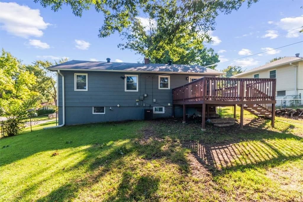 Photo 25 of 26 - 8302 Manning Avenue, Raytown, MO 64138