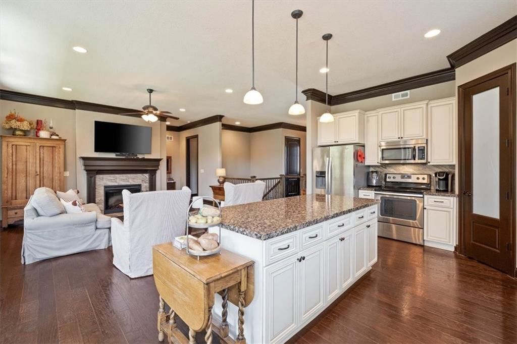 Photo 8 of 35 - 3111 N 118TH Terrace, Kansas City, KS 66109