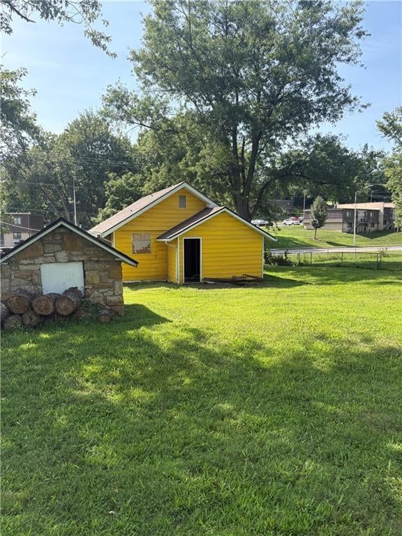 3717 N Brighton Avenue — photo 4