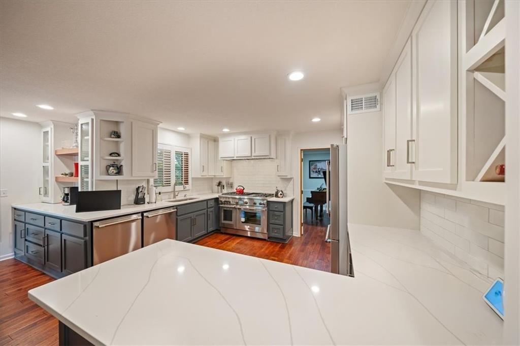 4401 W 128th Street, Leawood, KS: listing photo 2