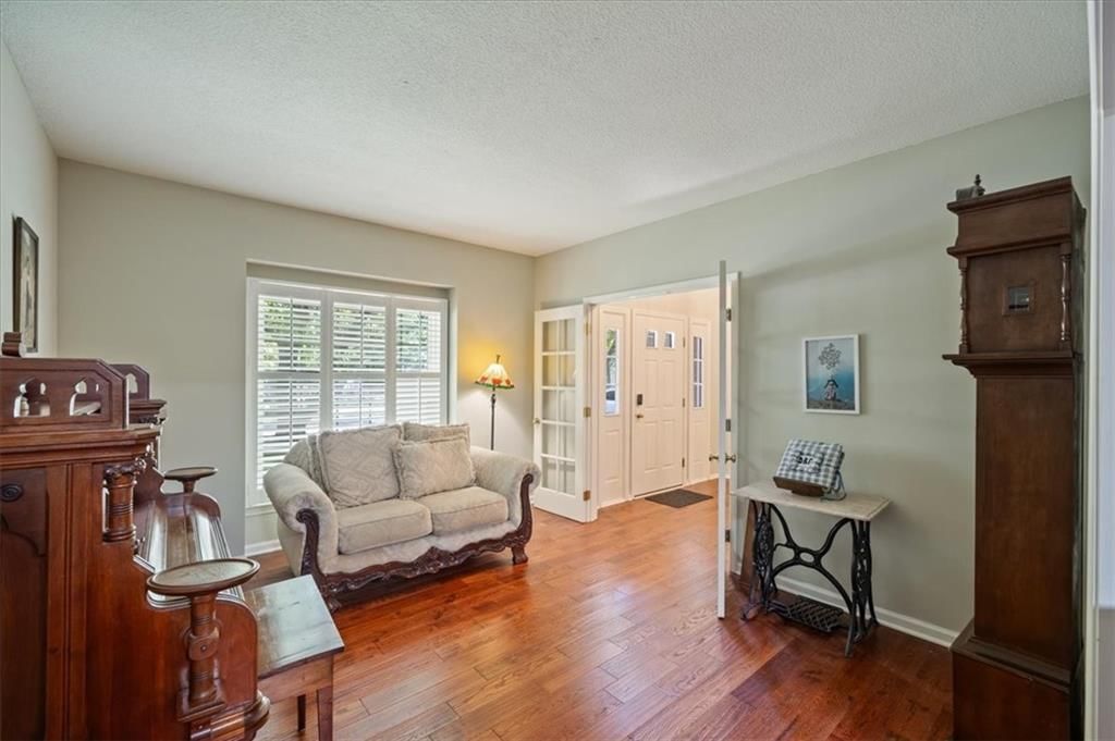 Photo 6 of 31, 4401 W 128th Street, Leawood, KS 66209