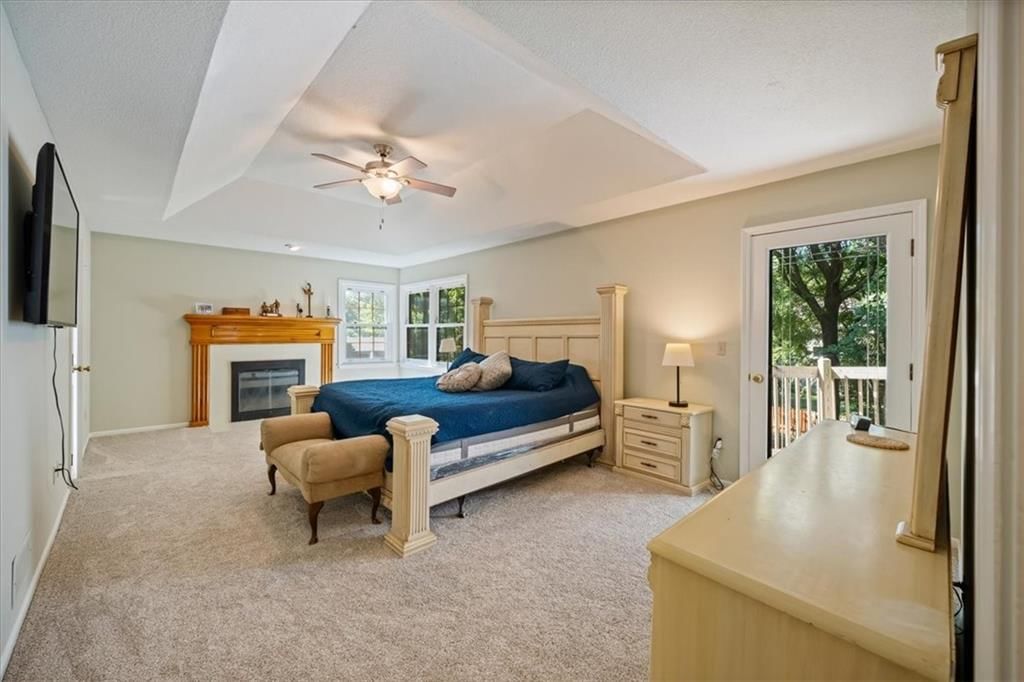 Photo 10 of 31, 4401 W 128th Street, Leawood, KS 66209