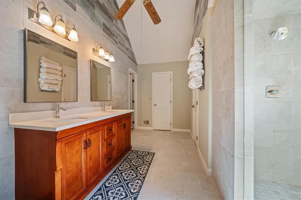Photo 11 of 31, 4401 W 128th Street, Leawood, KS 66209