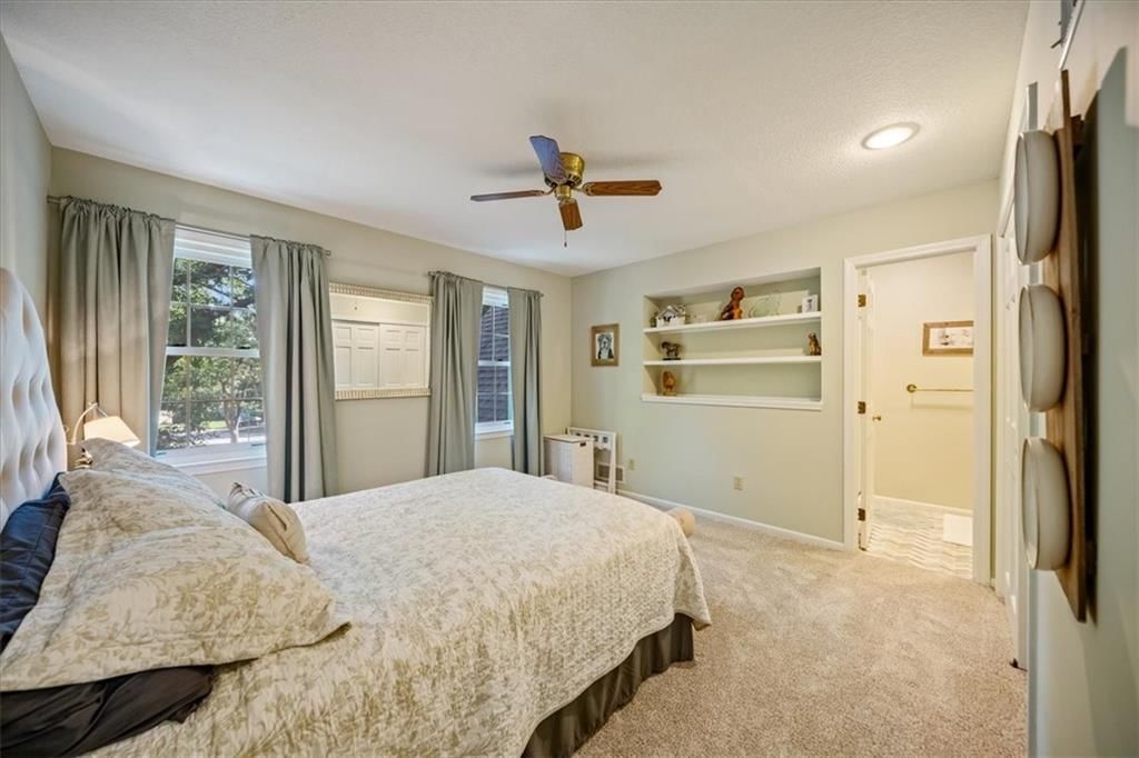 Photo 14 of 31 - 4401 W 128th Street, Leawood, KS 66209