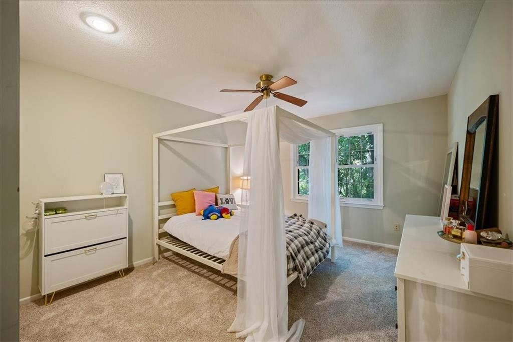 Photo 17 of 31 - 4401 W 128th Street, Leawood, KS 66209