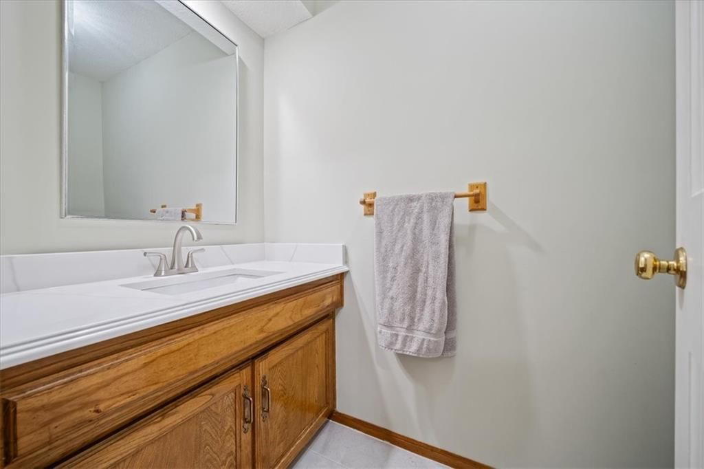 Photo 25 of 31 - 4401 W 128th Street, Leawood, KS 66209